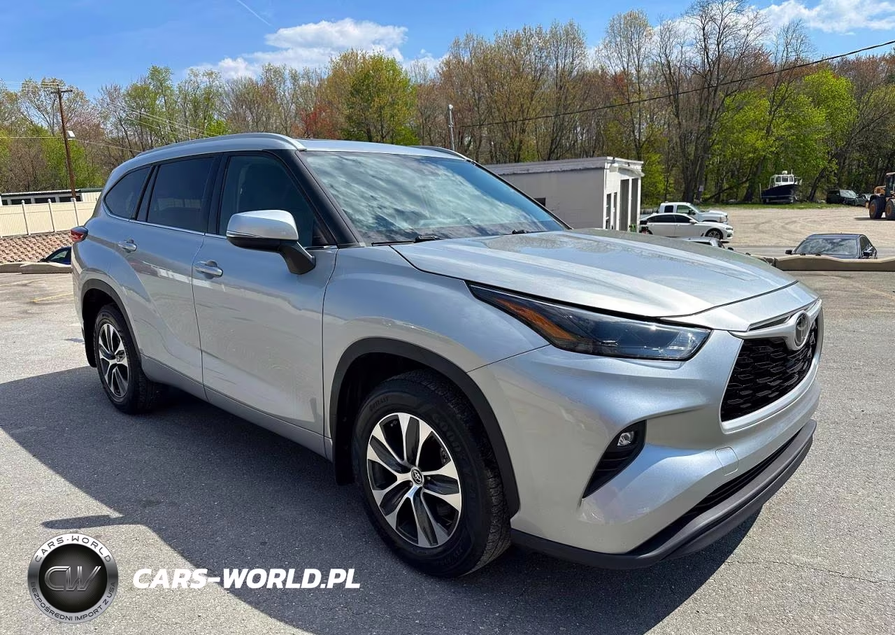 2022 Toyota Highlander Xle VIN:5TDHZRBH7NS165354 - 4