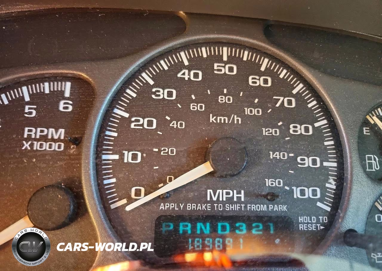 2002 Chevrolet Tahoe C1500 VIN:1GNEC13T22J168090 - 9
