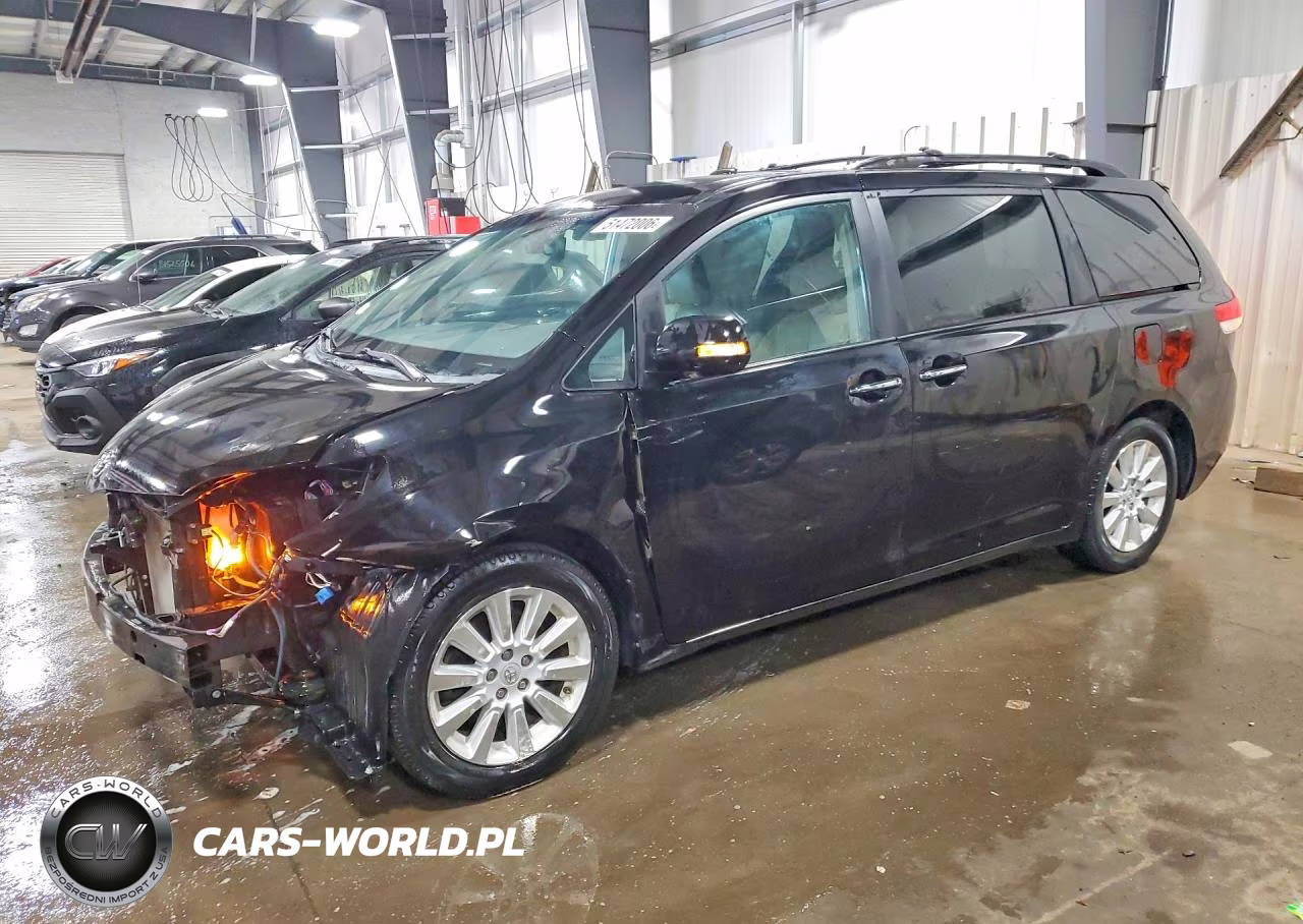 2013 Toyota Sienna Limited 7-Passenger