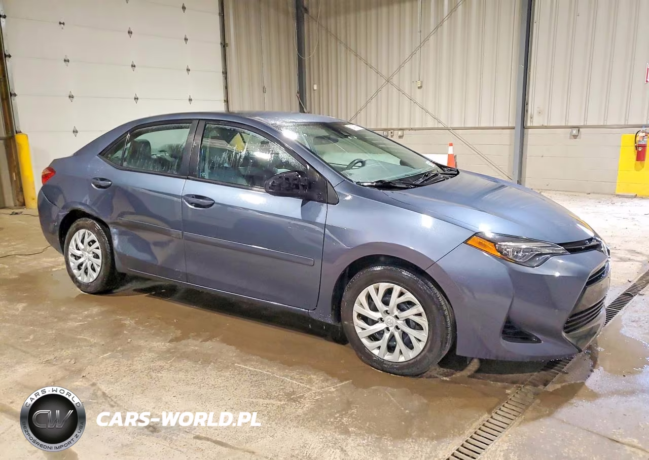 2017 Toyota Corolla Le VIN:2T1BURHE7HC950603 - 4
