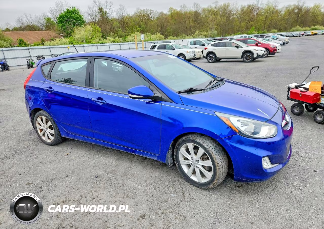 2013 Hyundai Accent Se VIN:KMHCU5AE6DU069603 - 4