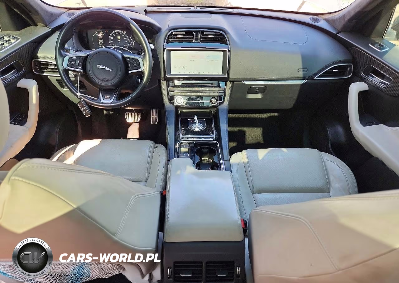 2017 Jaguar F-Pace First Edition VIN:SADCP2BV7HA063829 - 8