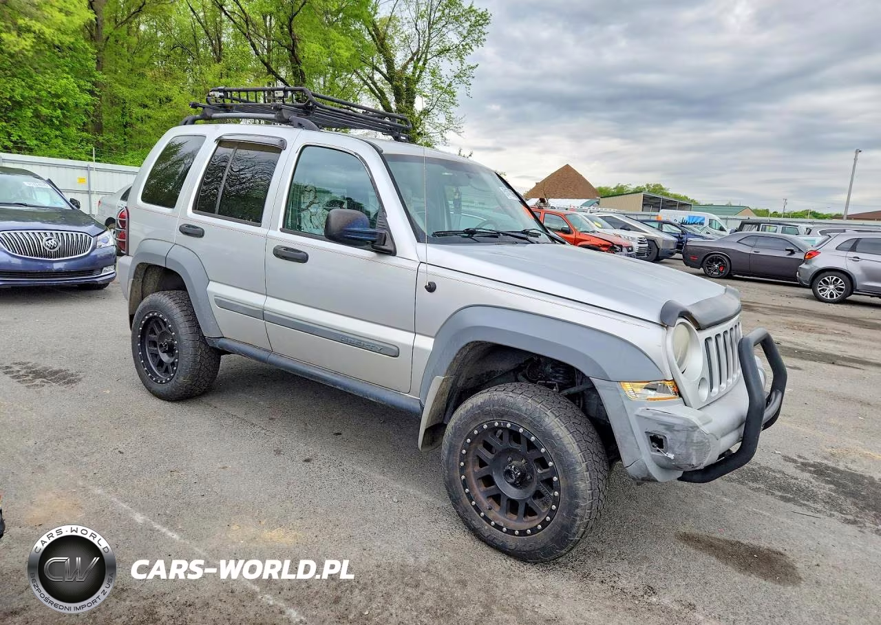 2005 Jeep Liberty Sport VIN:1J8GL48565W696129 - 4