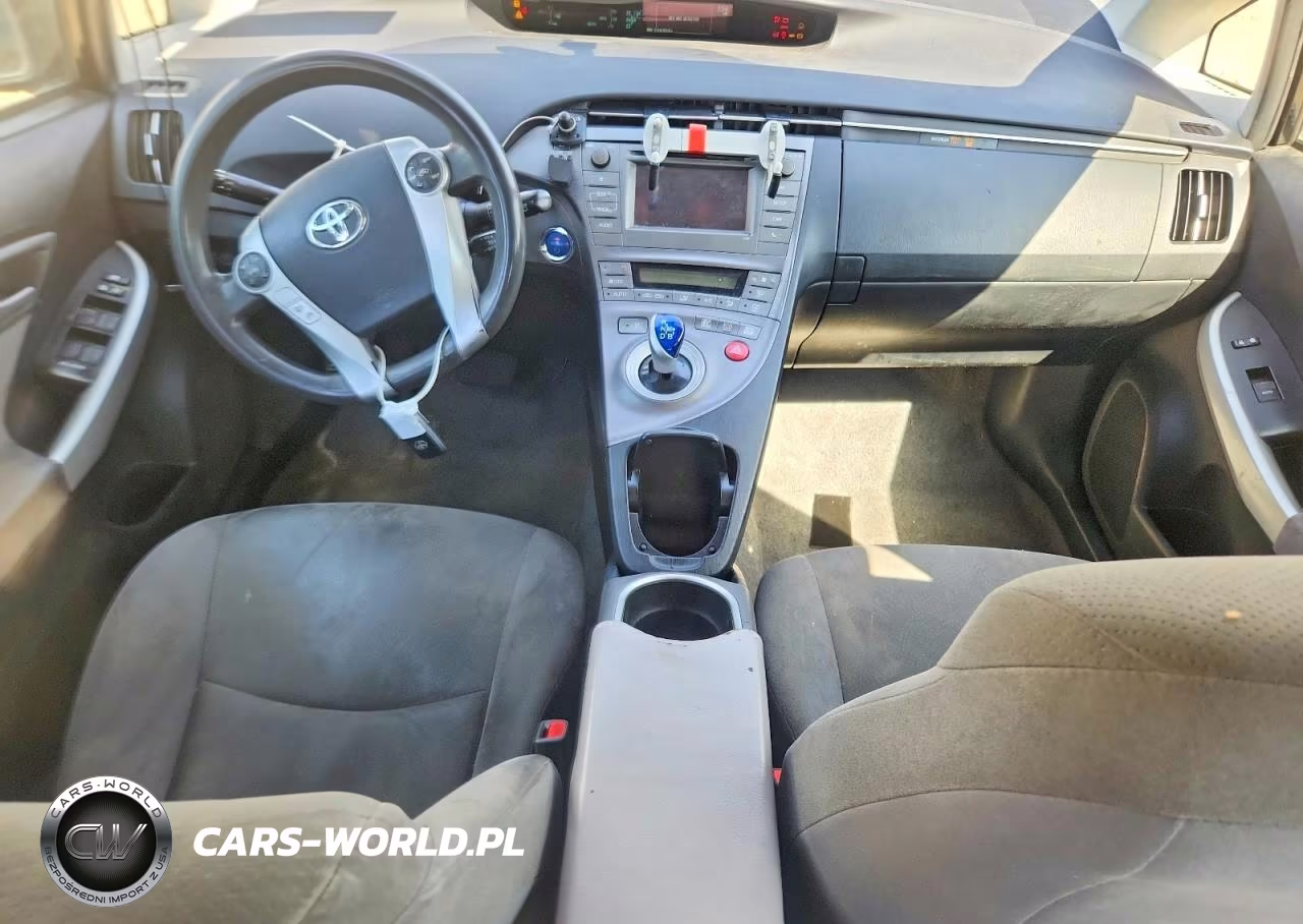 2014 Toyota Prius Two VIN:JTDKN3DU6E0365301 - 8