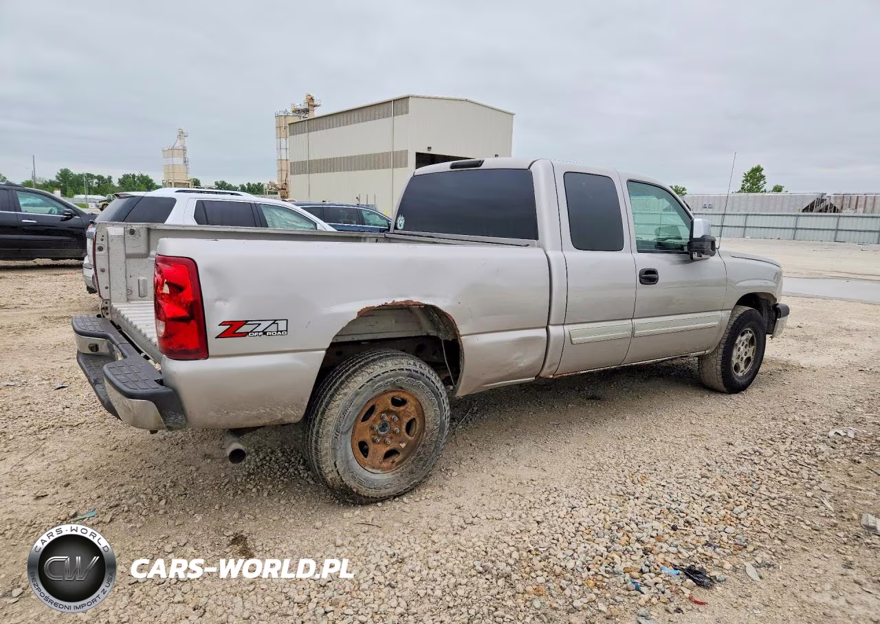 2004 Chevrolet Silverado K1500 VIN:1GCEK19T84E306763 - 3