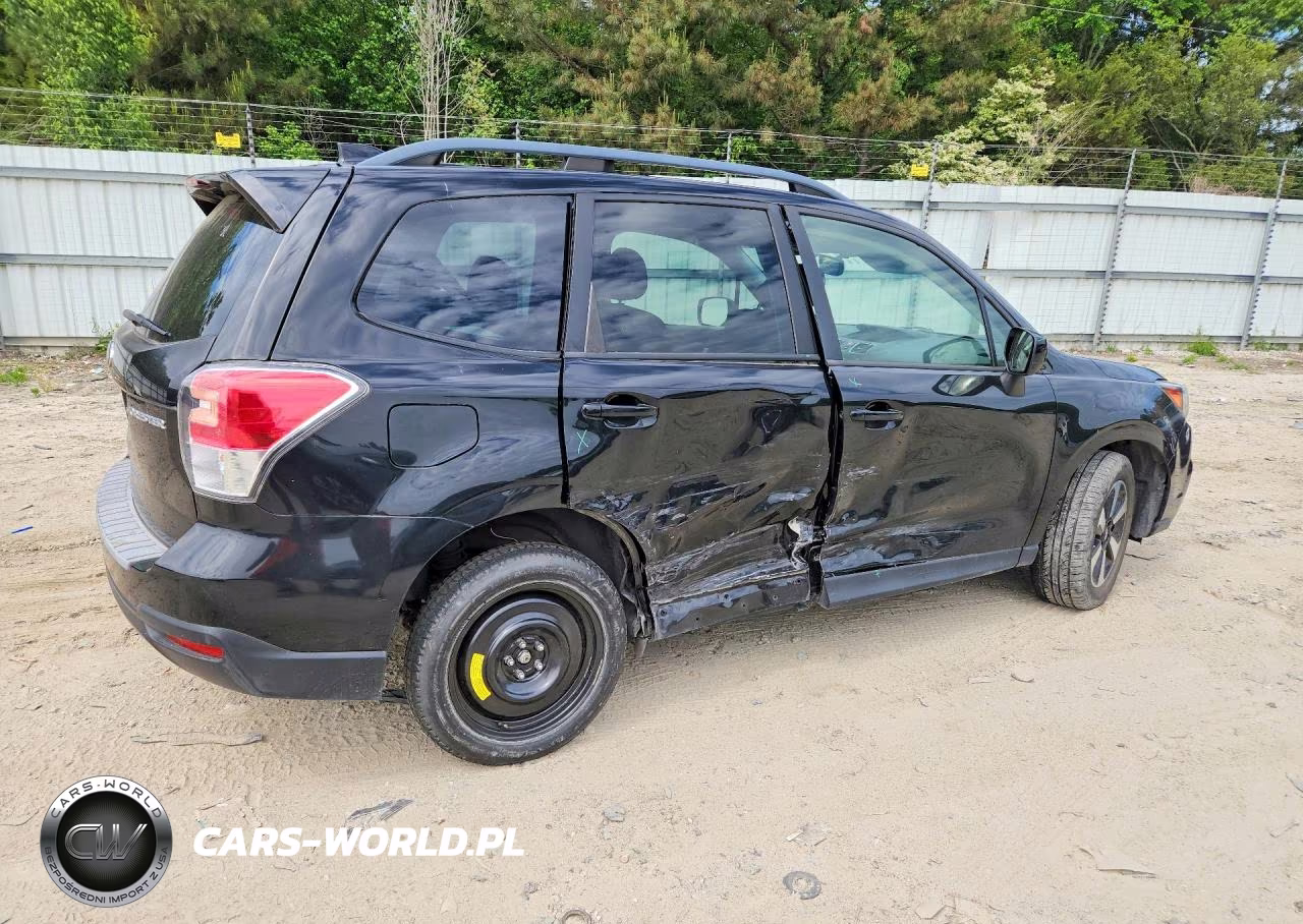 2018 Subaru Forester 2.5I Premium VIN:JF2SJAGC8JH427605 - 3