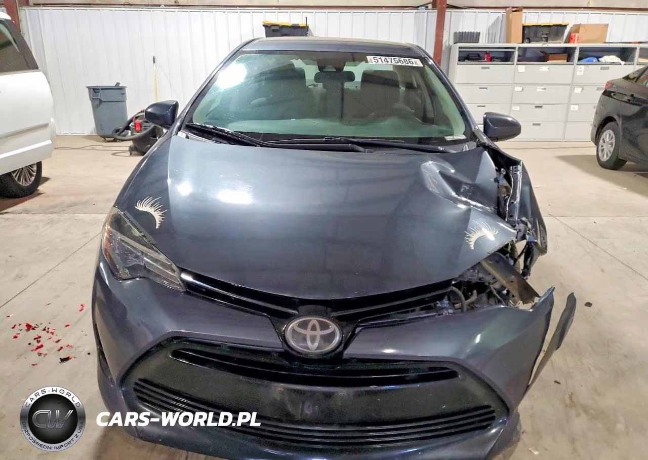 2018 Toyota Corolla Le VIN:2T1BURHE0JC978409 - 5