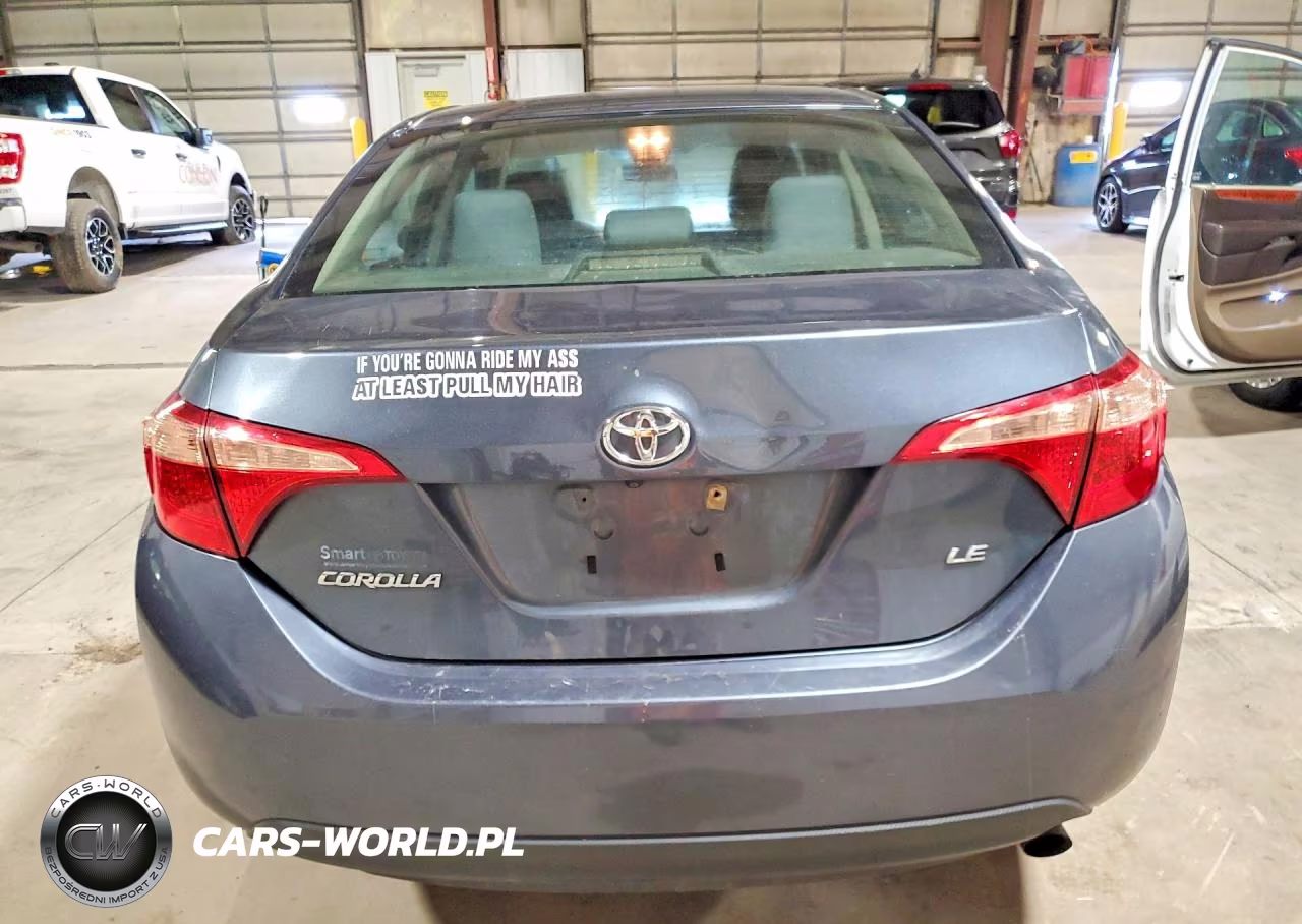 2018 Toyota Corolla Le VIN:2T1BURHE0JC978409 - 6