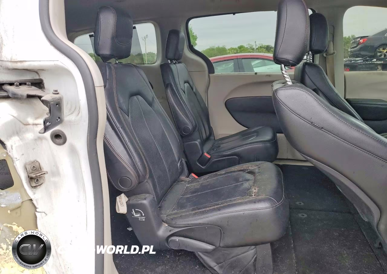 2019 Chrysler Pacifica Touring L VIN:2C4RC1BGXKR539930 - 11