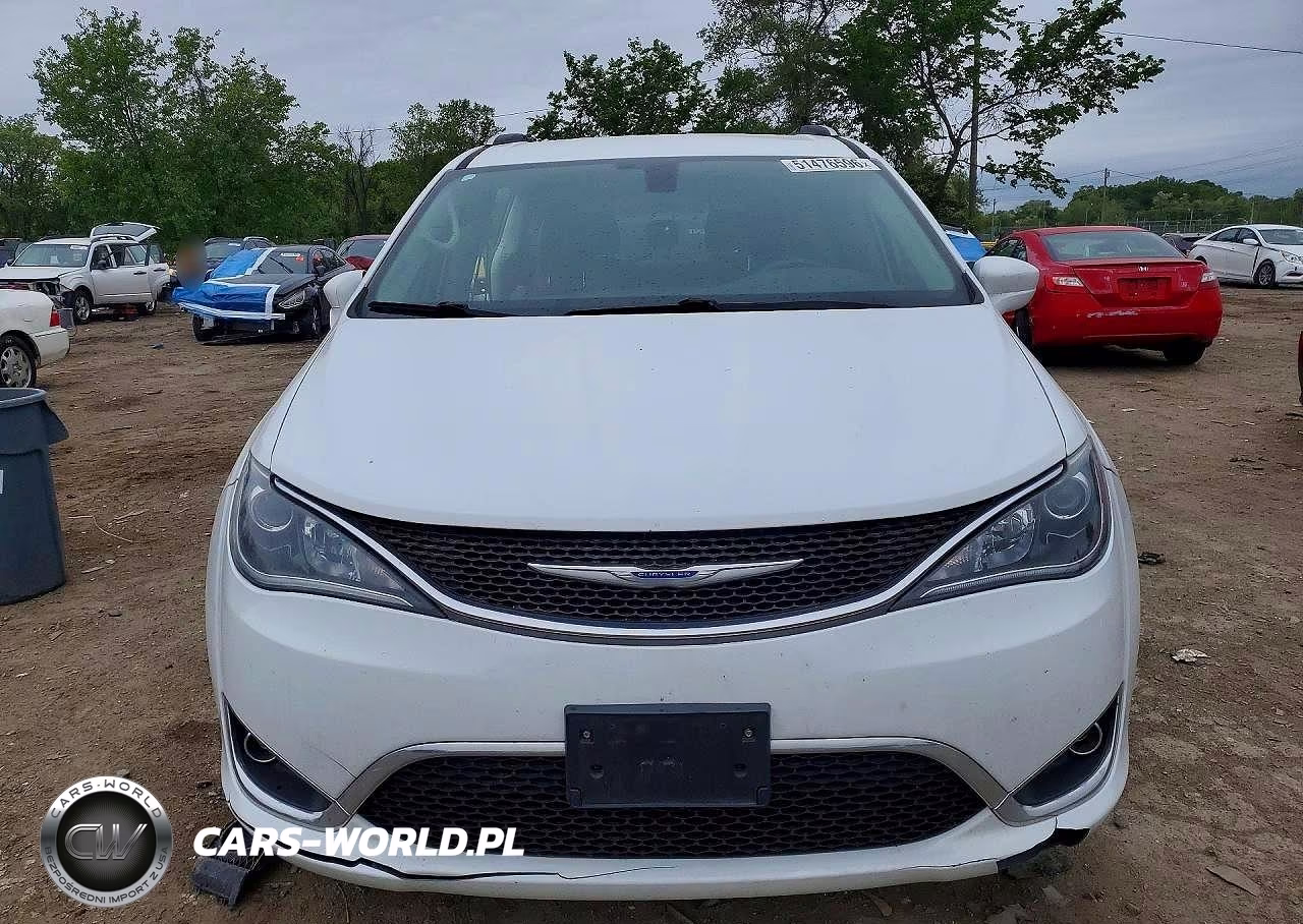 2019 Chrysler Pacifica Touring L VIN:2C4RC1BGXKR539930 - 5