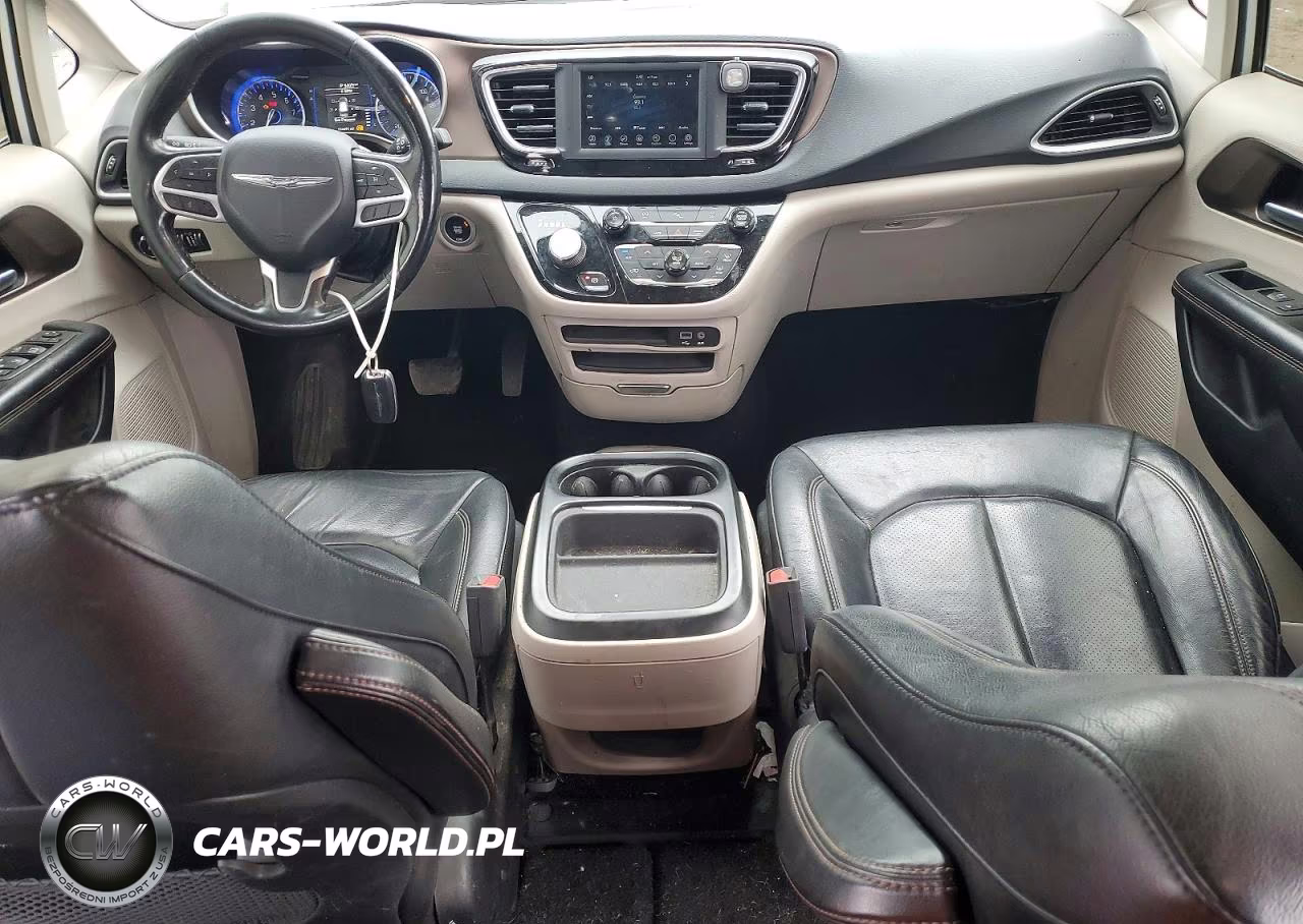 2019 Chrysler Pacifica Touring L VIN:2C4RC1BGXKR539930 - 8