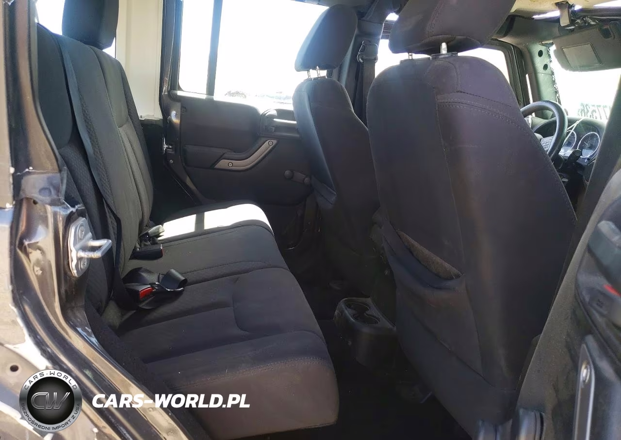 2014 Jeep Wrangler Unlimited Sport VIN:1C4BJWDG7EL253032 - 10