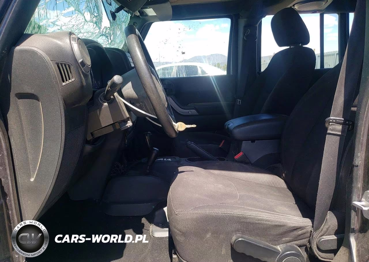 2014 Jeep Wrangler Unlimited Sport VIN:1C4BJWDG7EL253032 - 7
