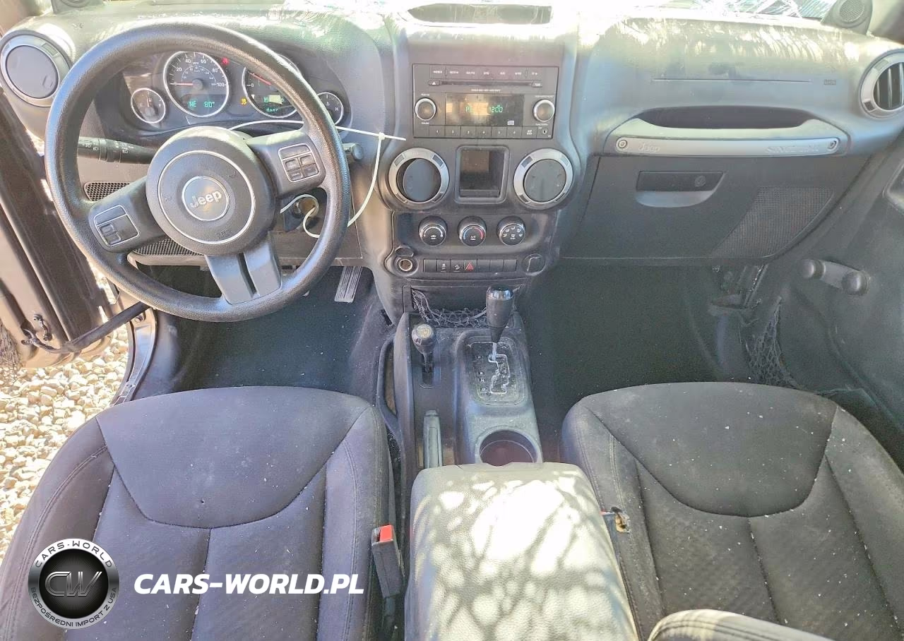 2014 Jeep Wrangler Unlimited Sport VIN:1C4BJWDG7EL253032 - 8