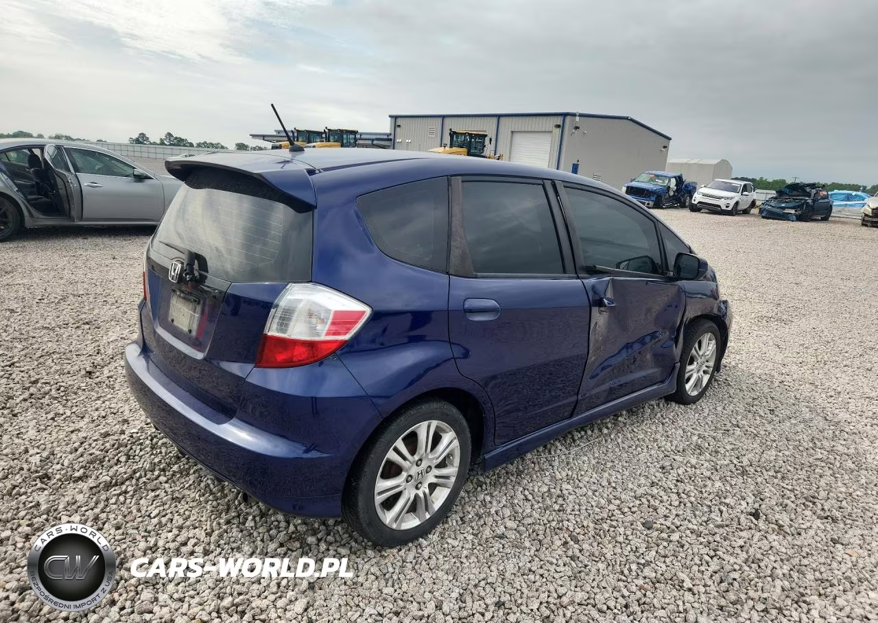 2010 Honda Fit Sport VIN:JHMGE8H4XAS025658 - 3