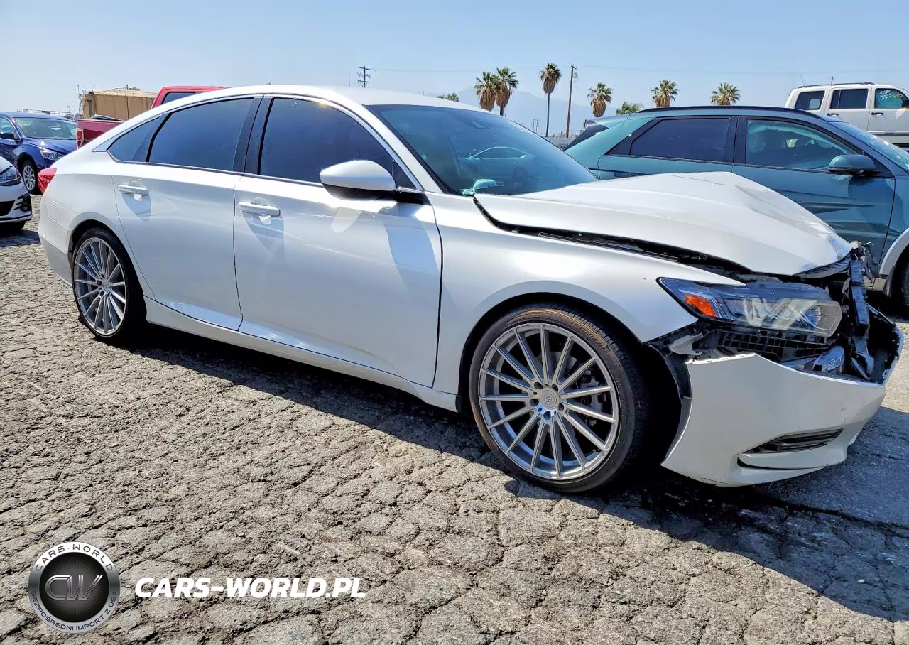 2018 Honda Accord Sport VIN:1HGCV1F35JA170177 - 4