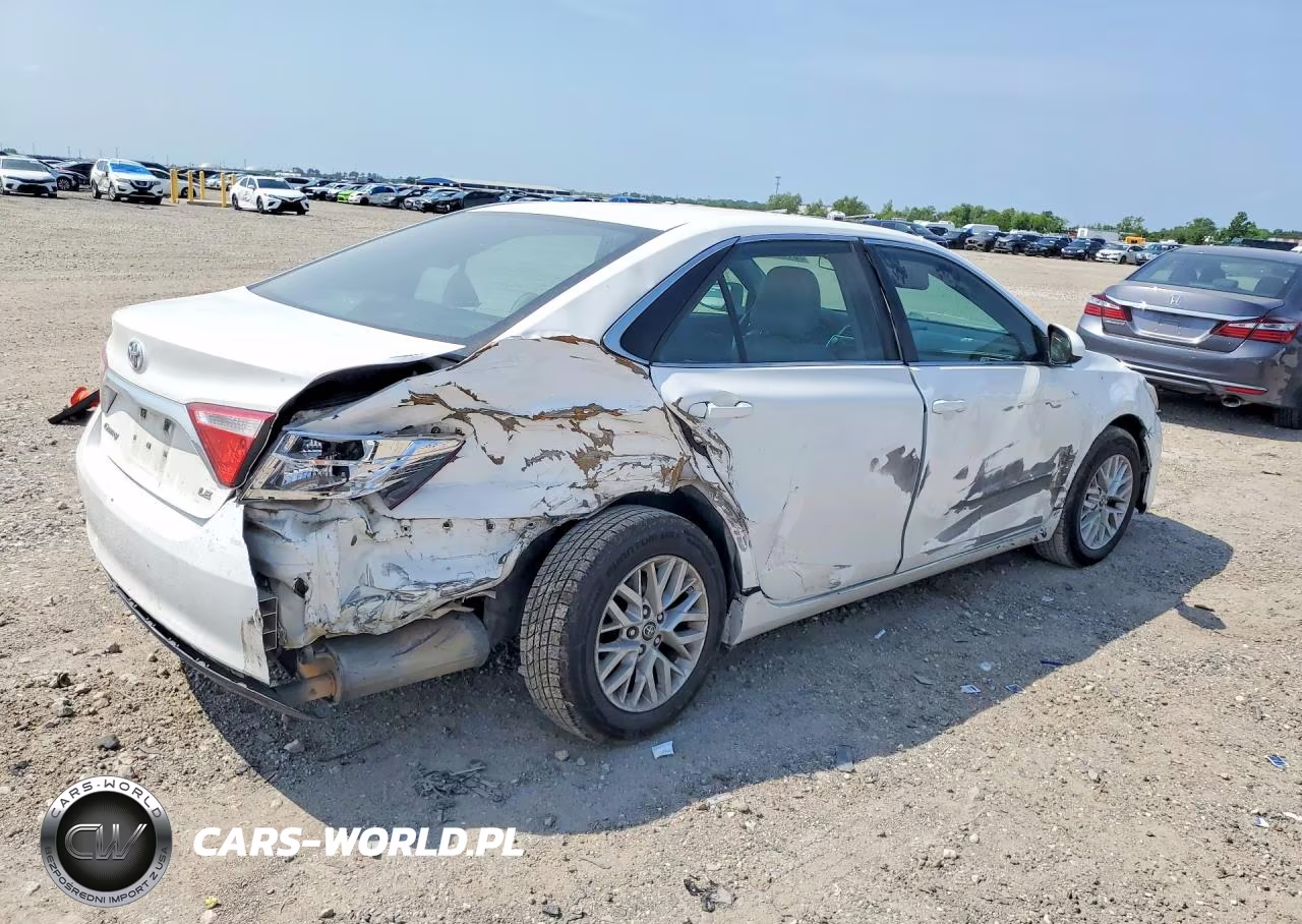2016 Toyota Camry VIN:4T1BF1FK6GU179780 - 3