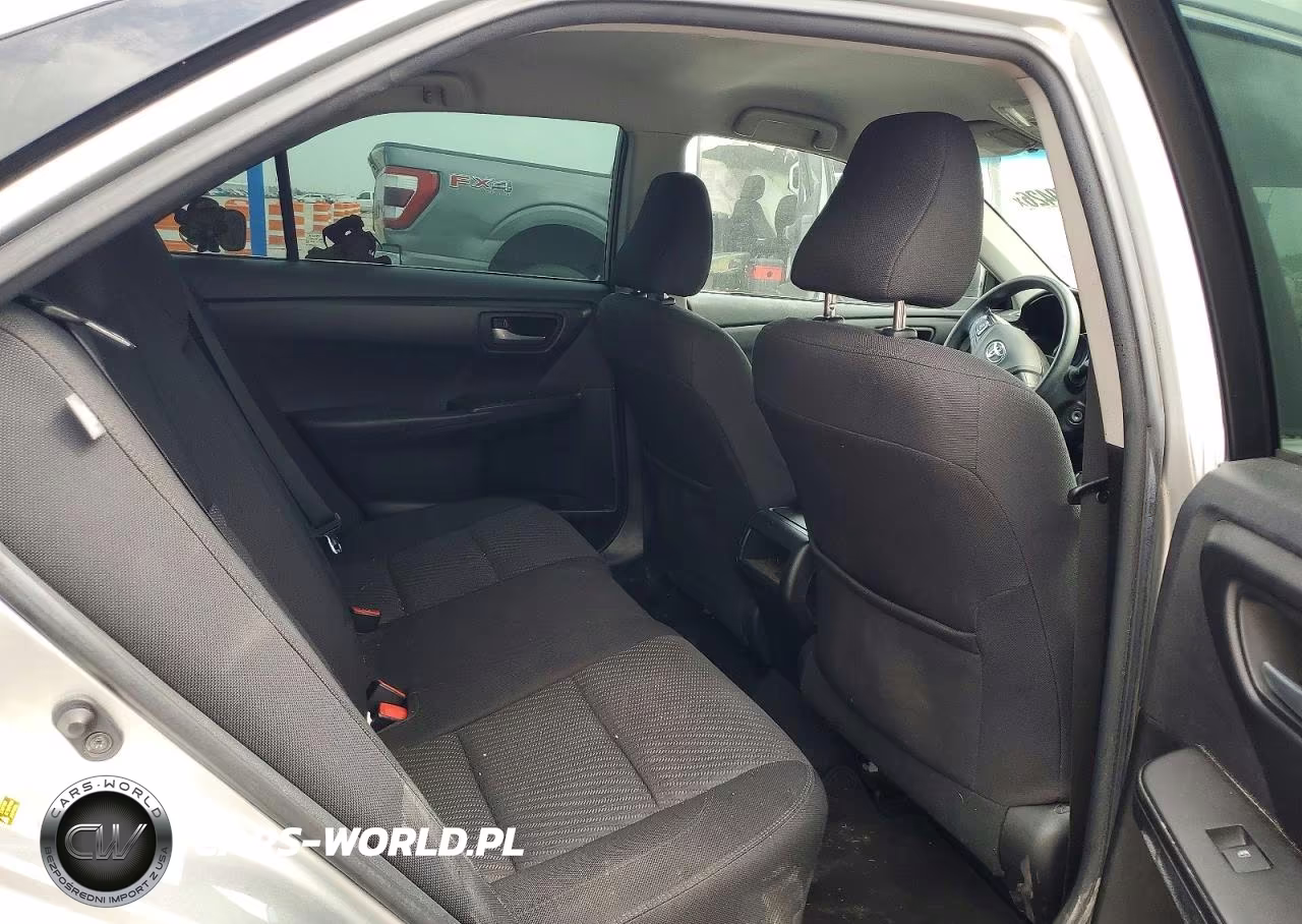 2017 Toyota Camry Le VIN:4T1BF1FKXHU305592 - 10