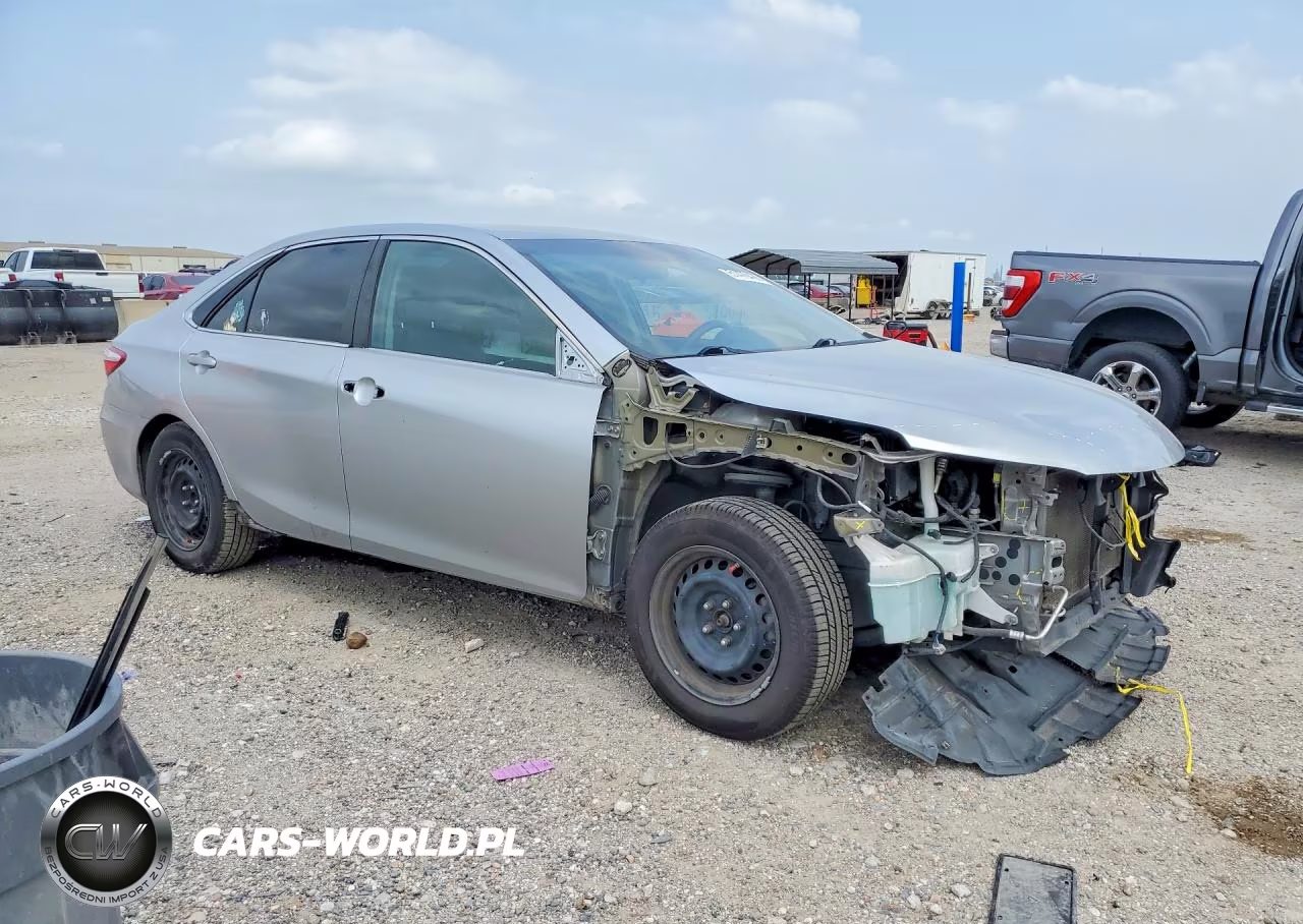 2017 Toyota Camry Le VIN:4T1BF1FKXHU305592 - 4