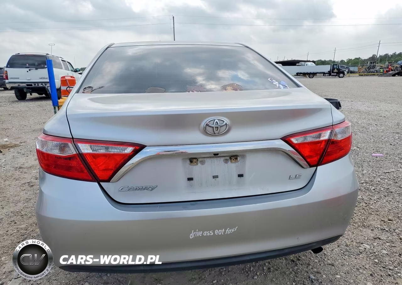 2017 Toyota Camry Le VIN:4T1BF1FKXHU305592 - 6