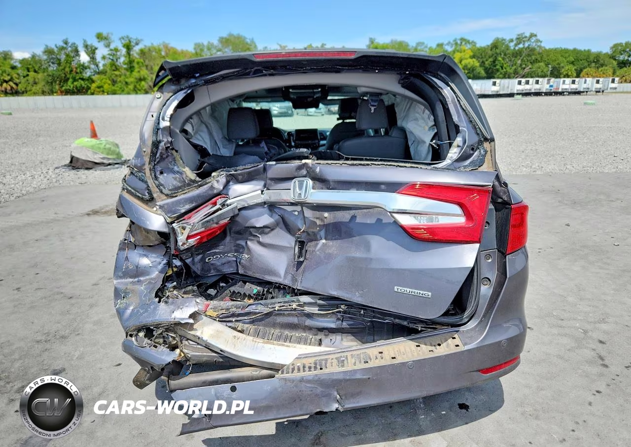 2019 Honda Odyssey Touring VIN:5FNRL6H86KB049977 - 6