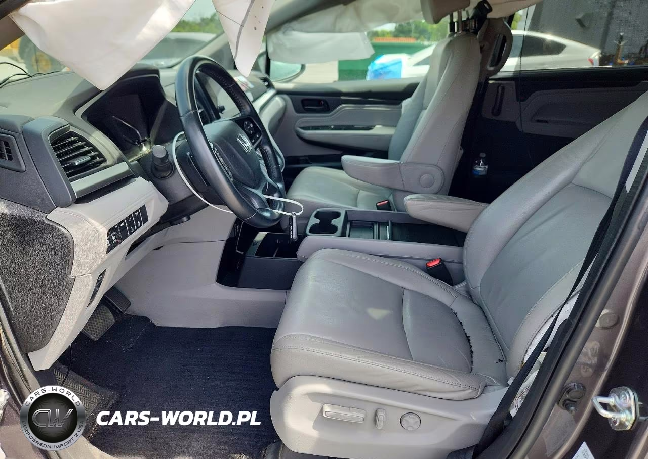 2019 Honda Odyssey Touring VIN:5FNRL6H86KB049977 - 7