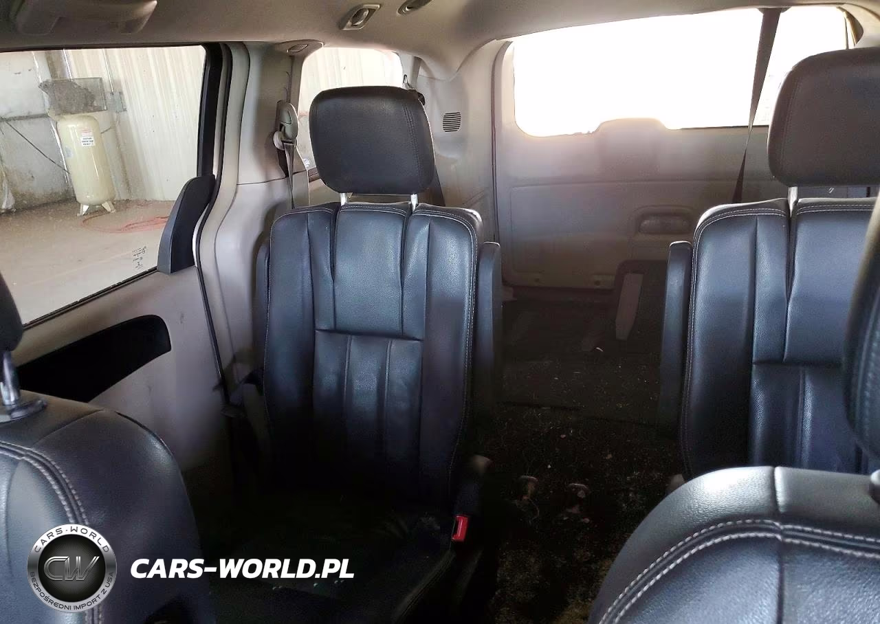 2013 Chrysler Town & Country Touring VIN:2C4RC1BG3DR715302 - 10