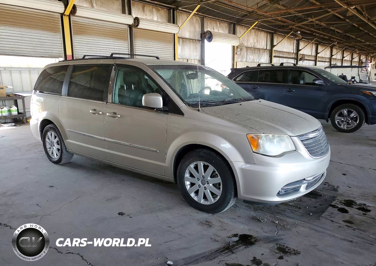 2013 Chrysler Town & Country Touring VIN:2C4RC1BG3DR715302 - 4