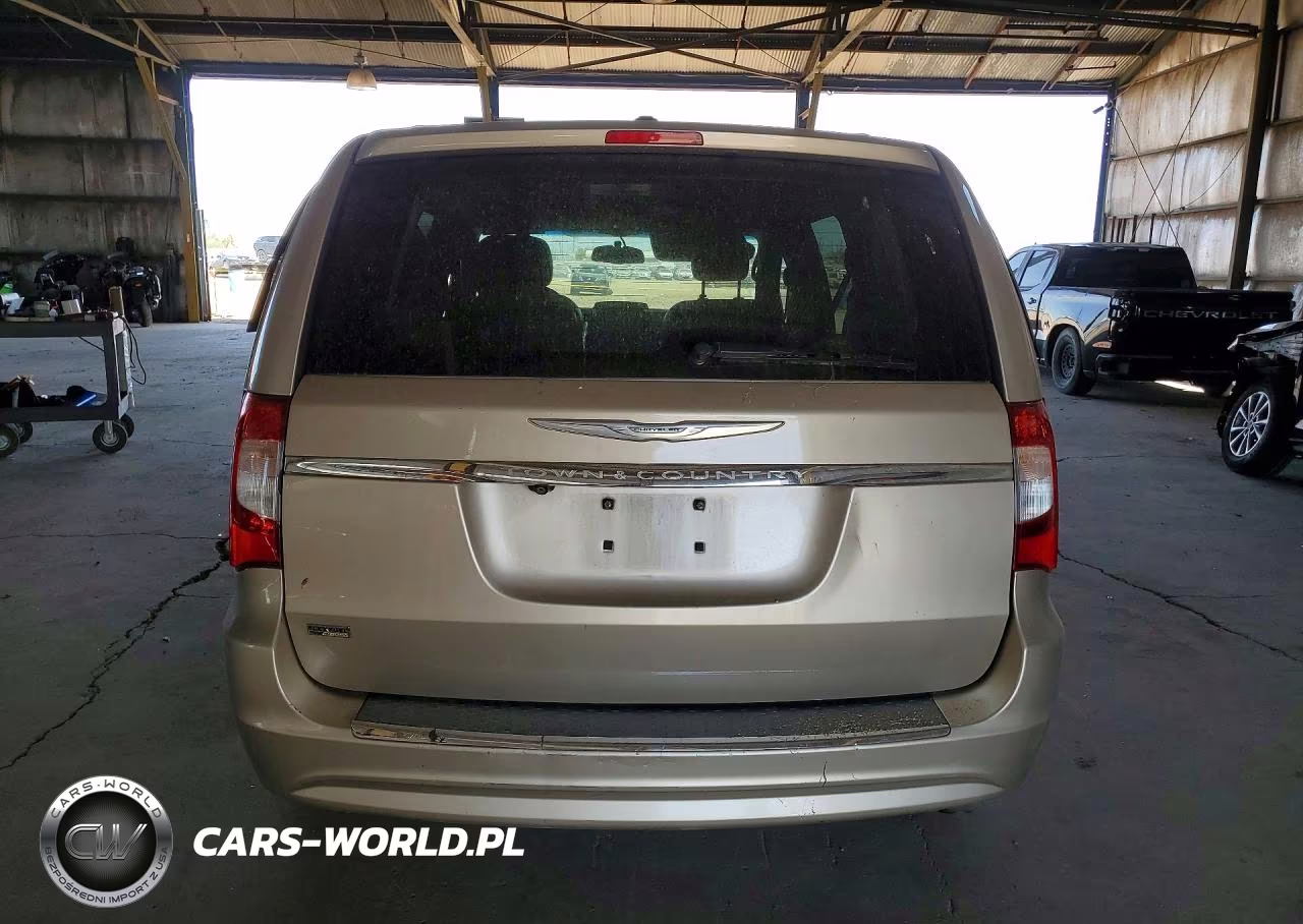 2013 Chrysler Town & Country Touring VIN:2C4RC1BG3DR715302 - 6