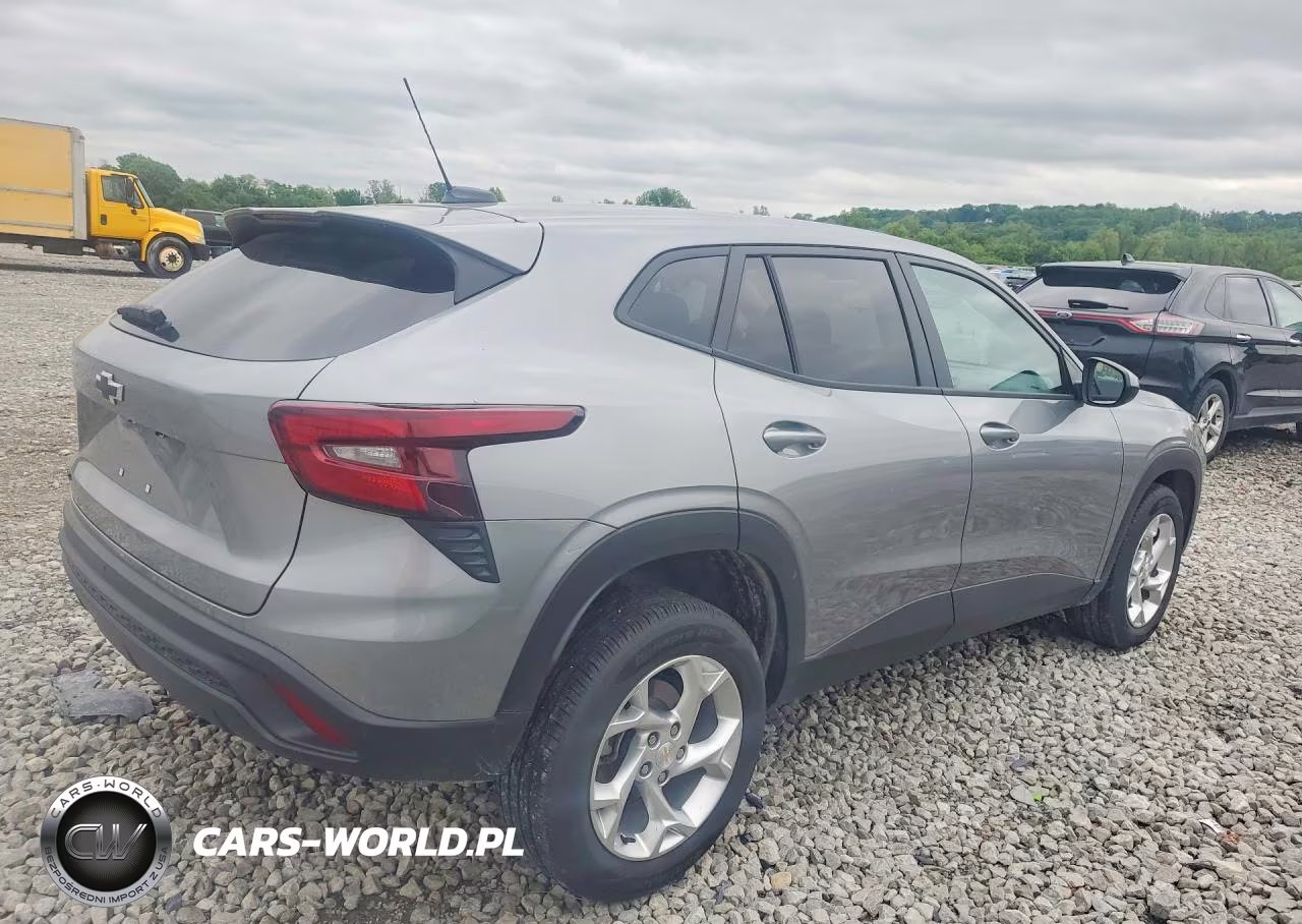 2025 Chevrolet Trax Ls VIN:KL77LFEP2SC154979 - 3
