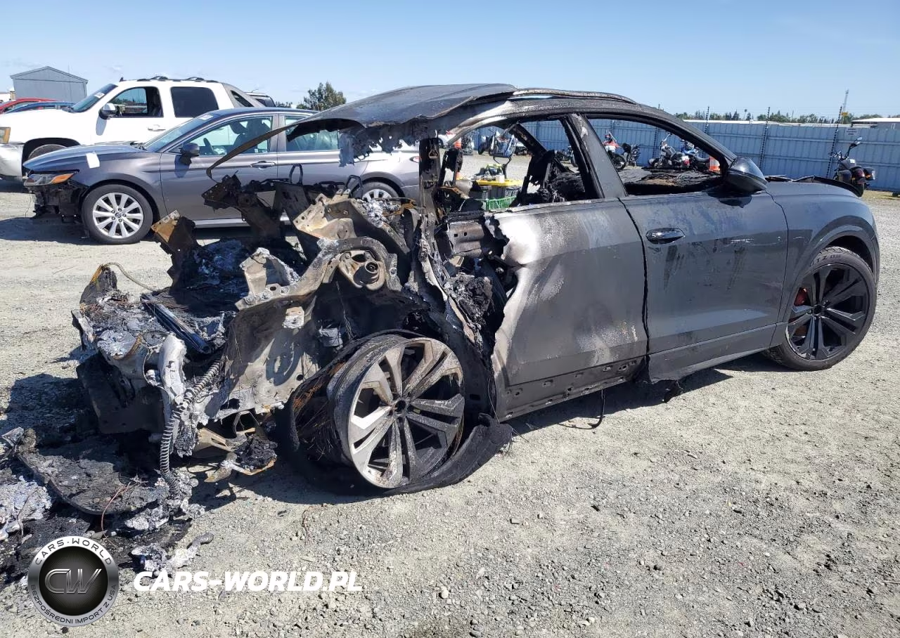 2019 Audi Q8 Prestige VIN:WA1CVAF1XKD014417 - 3