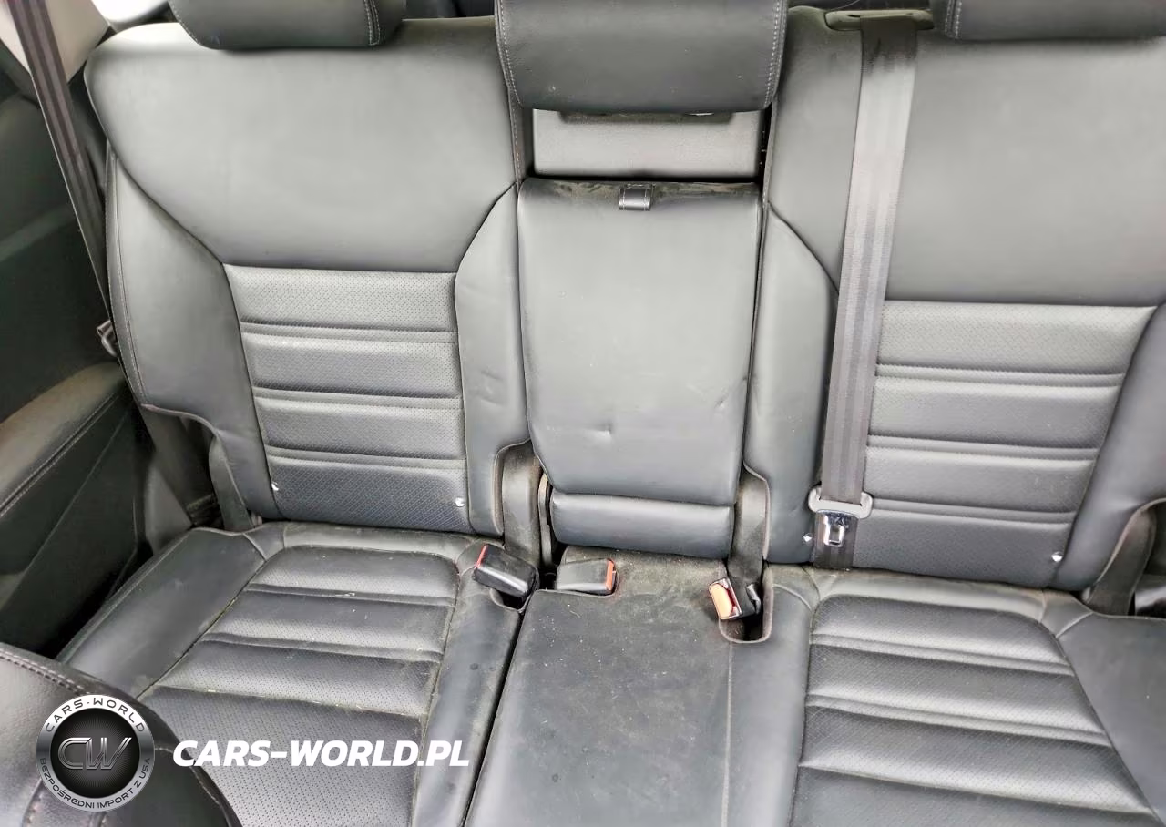 2017 Kia Sorento VIN:5XYPG4A32HG298048 - 10