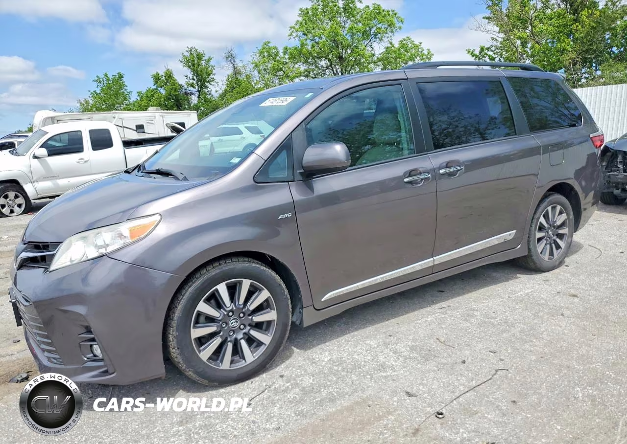 TOYOTA SIENNA XLE
