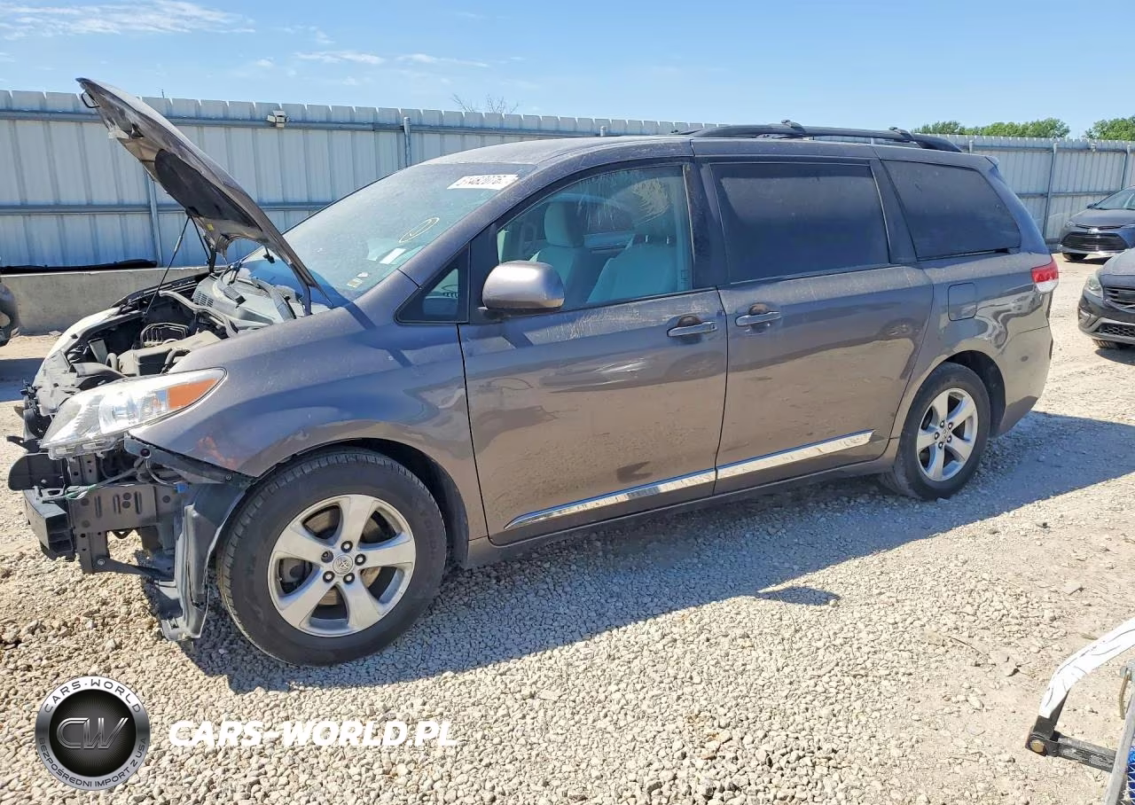2011 Toyota Sienna Le