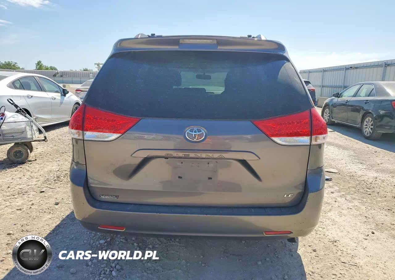 2011 Toyota Sienna Le VIN:5TDKK3DC5BS120689 - 6