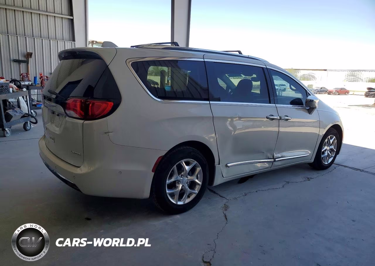 2017 Chrysler Pacifica Limited VIN:2C4RC1GG1HR695551 - 3