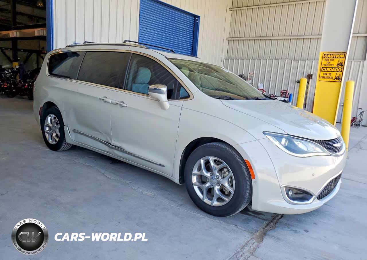 2017 Chrysler Pacifica Limited VIN:2C4RC1GG1HR695551 - 4