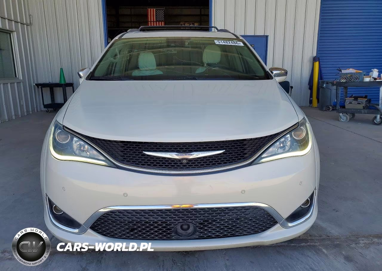 2017 Chrysler Pacifica Limited VIN:2C4RC1GG1HR695551 - 5