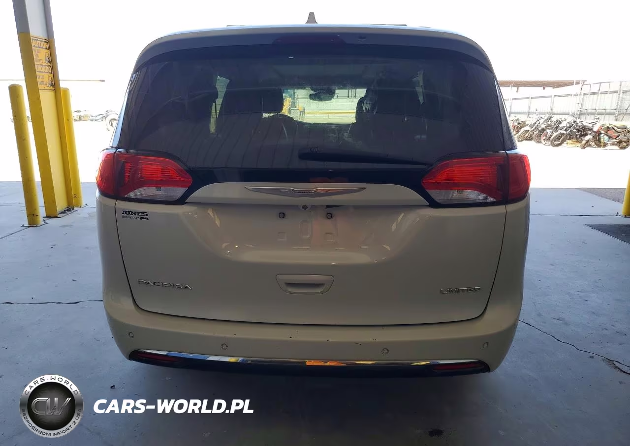 2017 Chrysler Pacifica Limited VIN:2C4RC1GG1HR695551 - 6