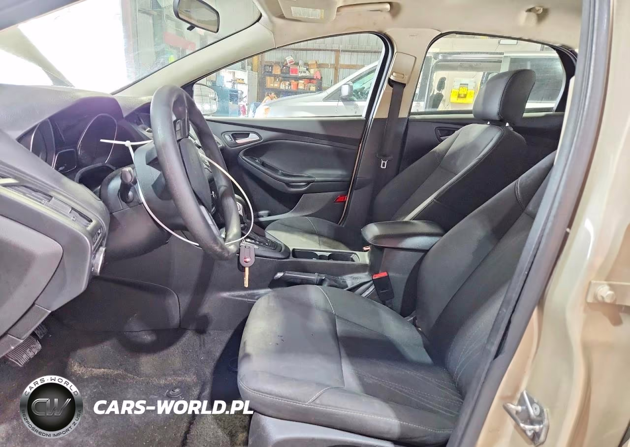 2017 Ford Focus Se VIN:1FADP3K21HL318335 - 7