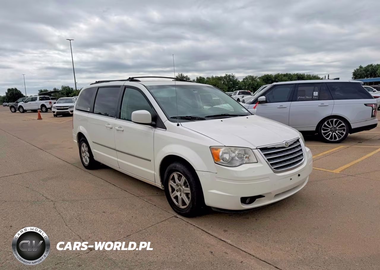 2010 Chrysler Town & Country Touring