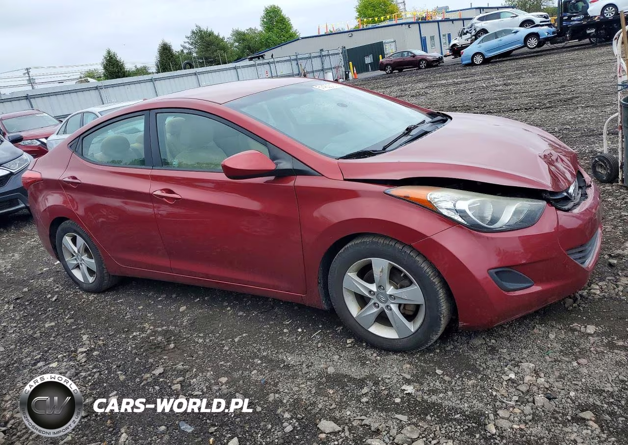 2013 Hyundai Elantra Gls VIN:5NPDH4AE0DH396046 - 4