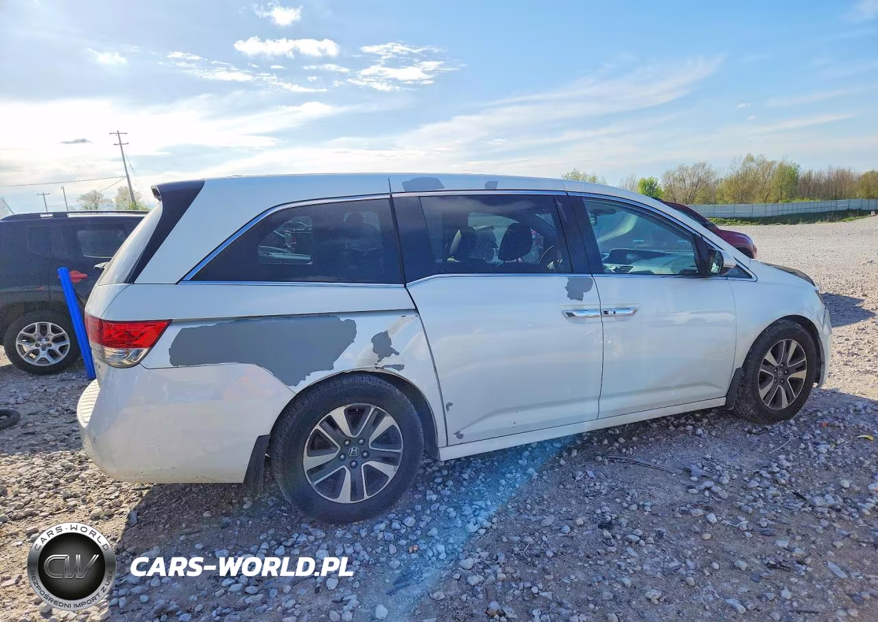 2014 Honda Odyssey Touring VIN:5FNRL5H96EB023421 - 3
