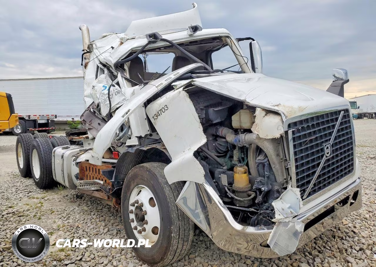2016 Volvo Vnm Semi Truck