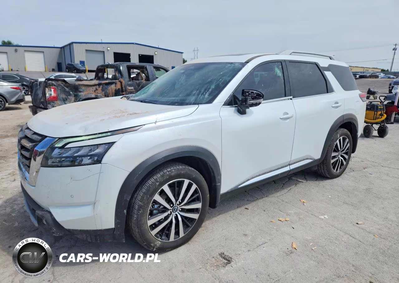 2025 Nissan Pathfinder Platinum