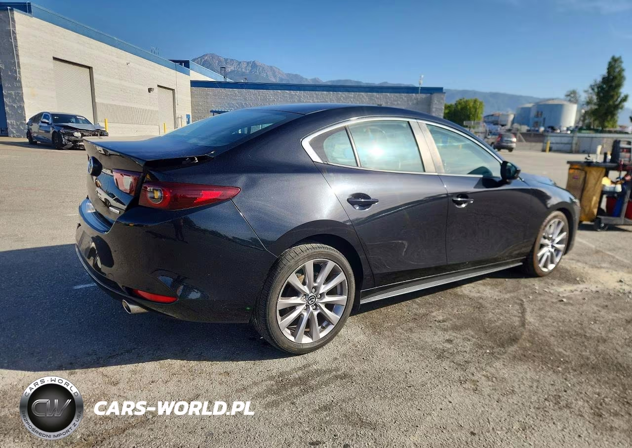 2022 Mazda 3 Preferred VIN:3MZBPACLXNM301845 - 3