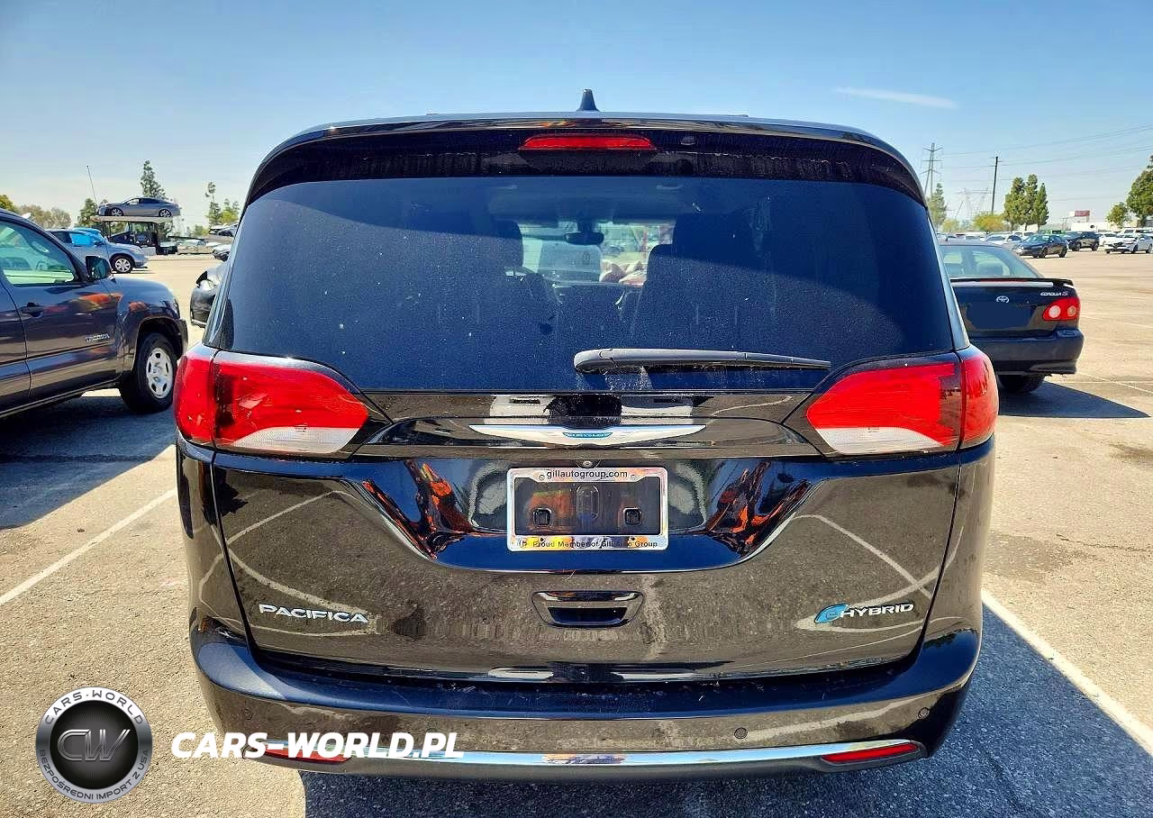 2018 Chrysler Pacifica Hybrid Limited VIN:2C4RC1N71JR356314 - 6