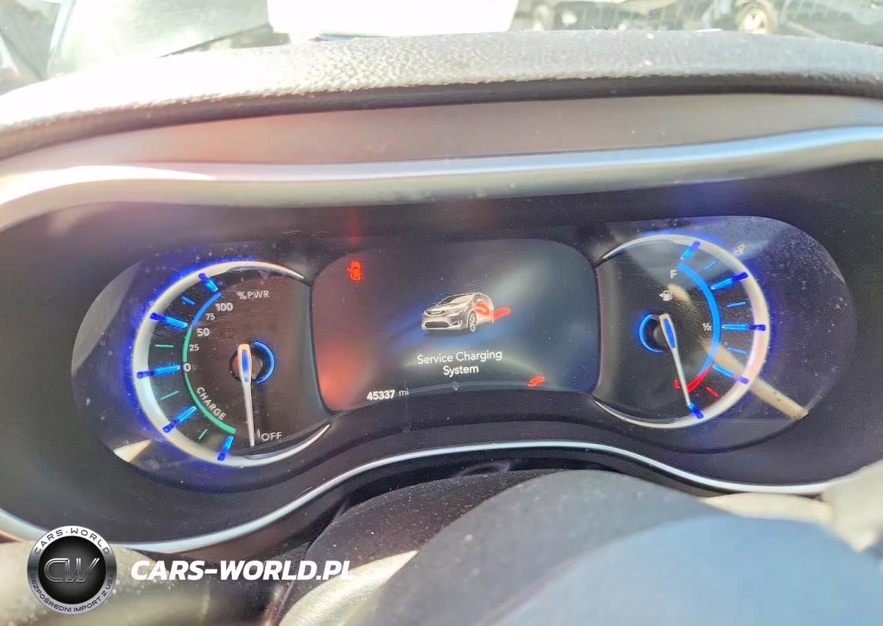 2018 Chrysler Pacifica Hybrid Limited VIN:2C4RC1N71JR356314 - 9