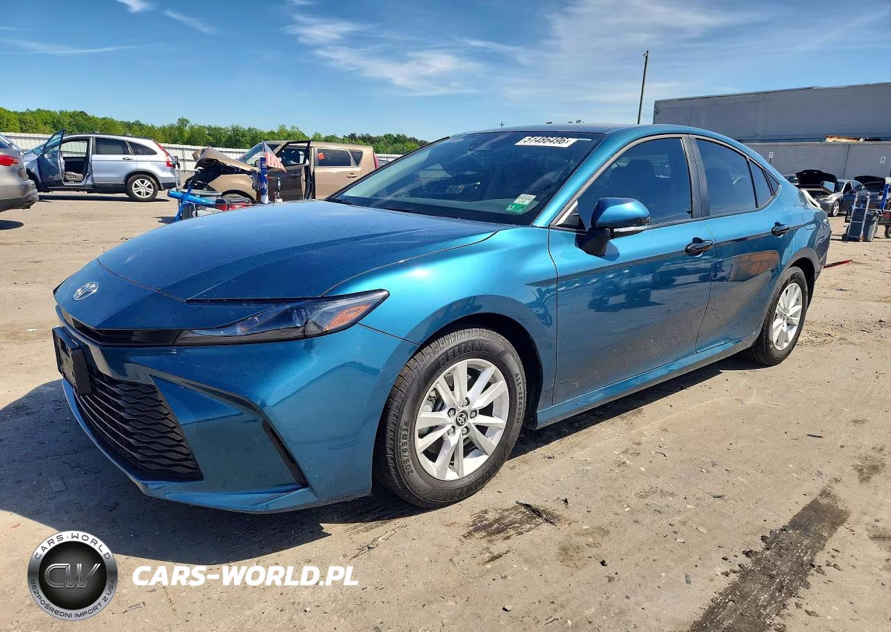 2025 Toyota Camry Le – zdjęcie 1 z 12