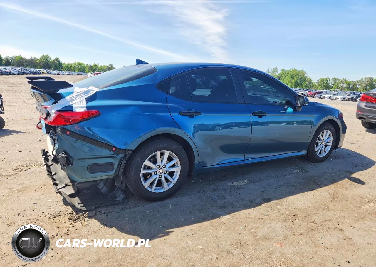 2025 Toyota Camry Le VIN:4T1DAACK9SU152755 - 3